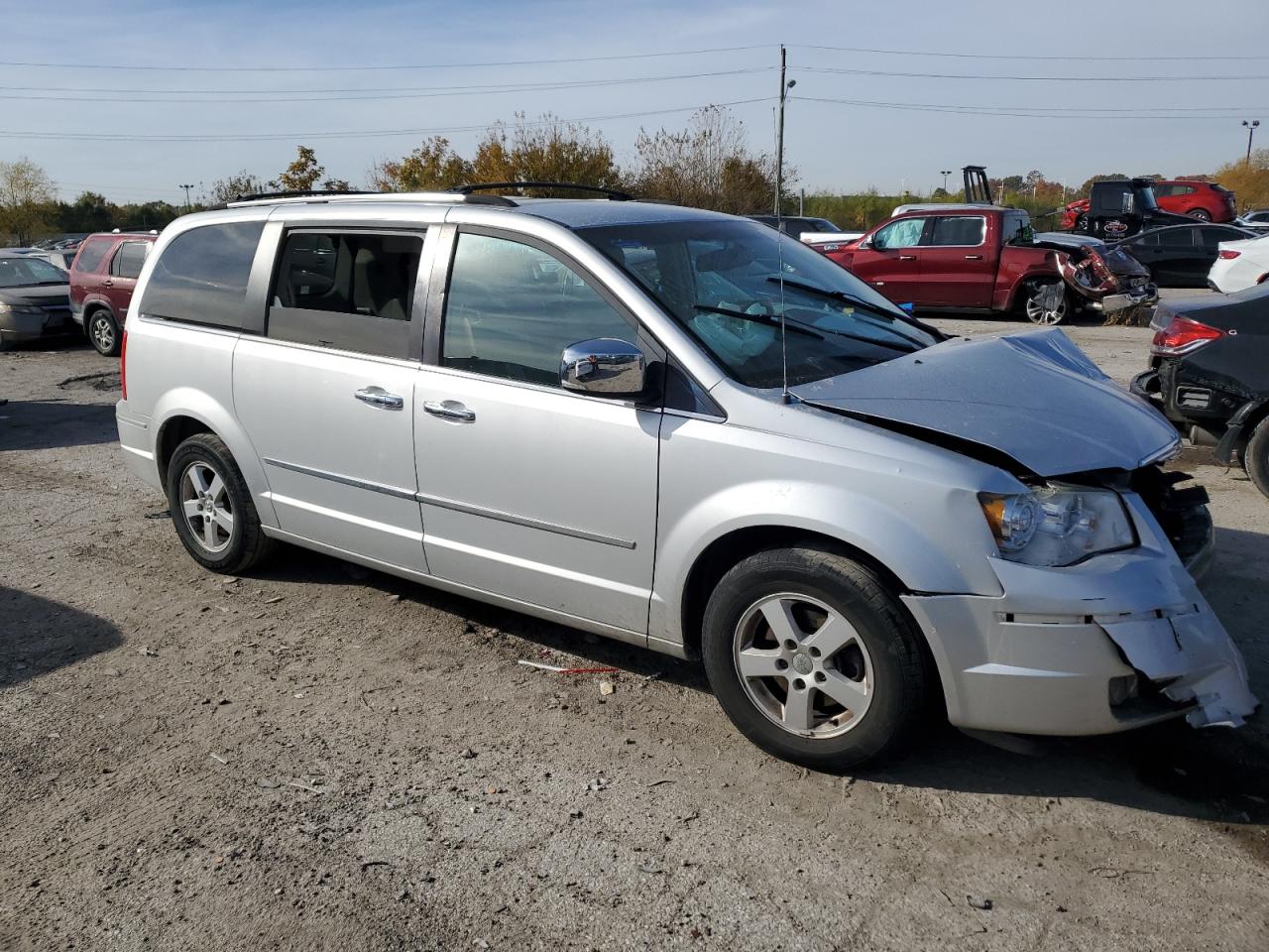 2008 Chrysler Town & Country - Image 4