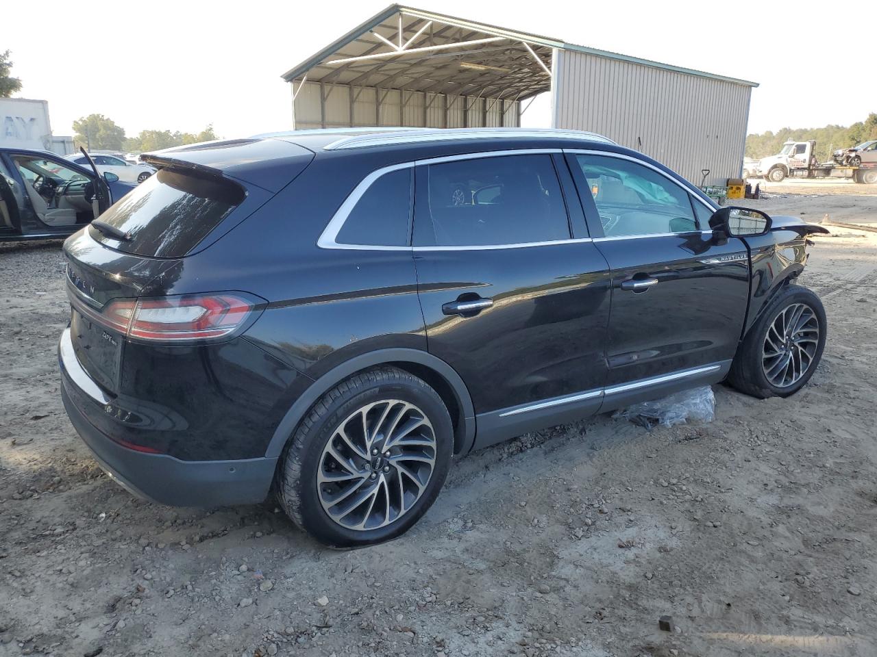 2019 Lincoln Nautilus - Image 3