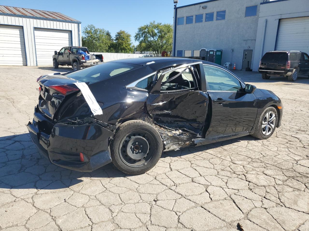 19XFC2F56JE026448 2018 Honda Civic Lx