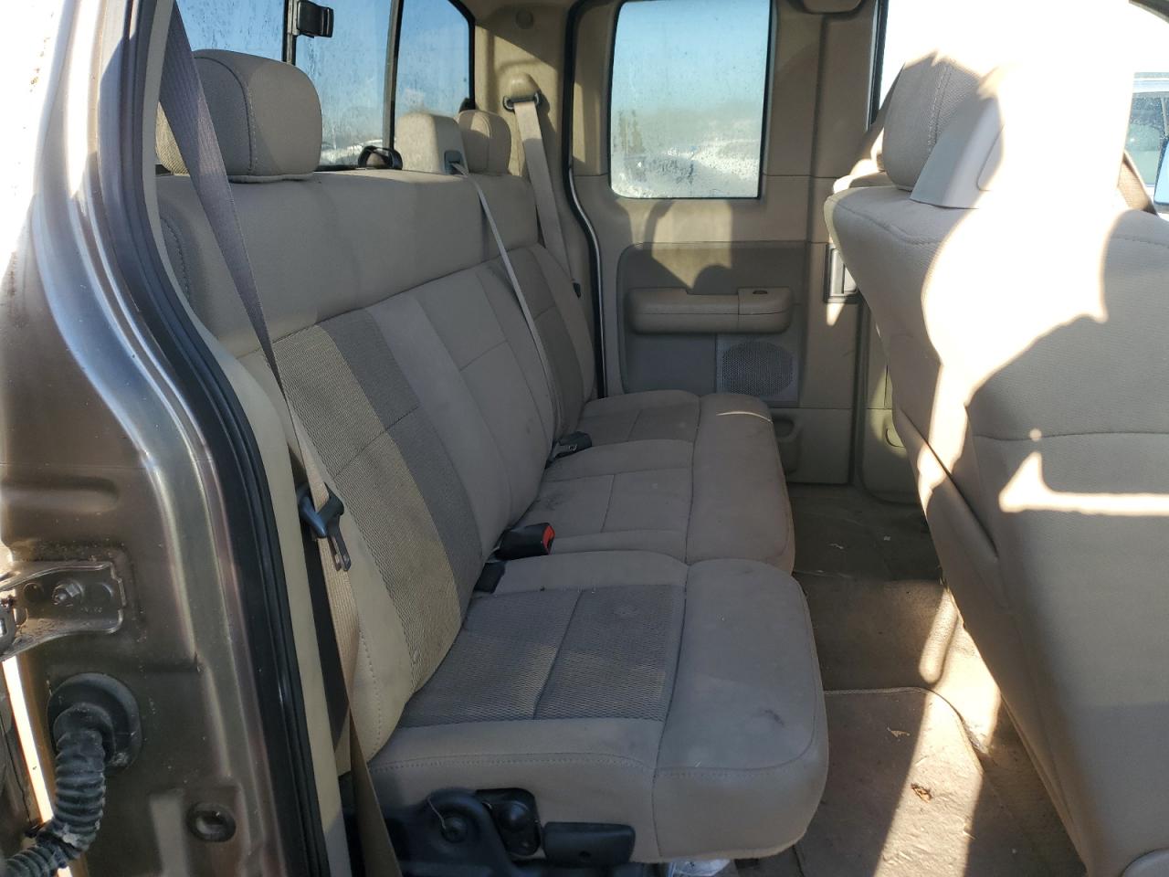 2005 Ford F-150 - Image 10