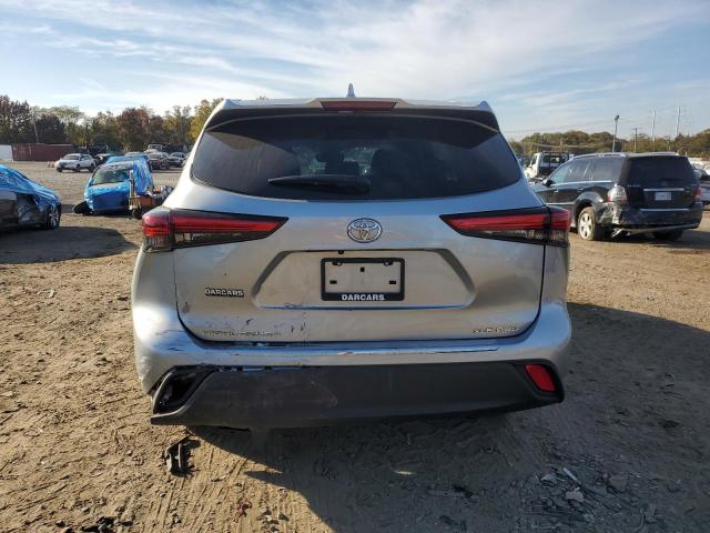 5TDHZRBH6NS581833 Toyota Highlander  7