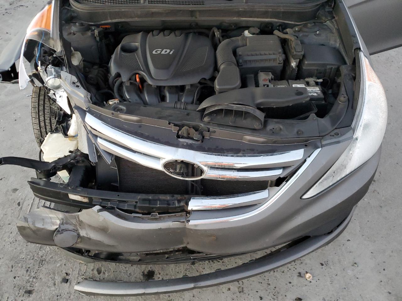 2014 Hyundai Sonata - Image 13