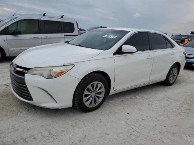  TOYOTA CAMRY 2015 Белый