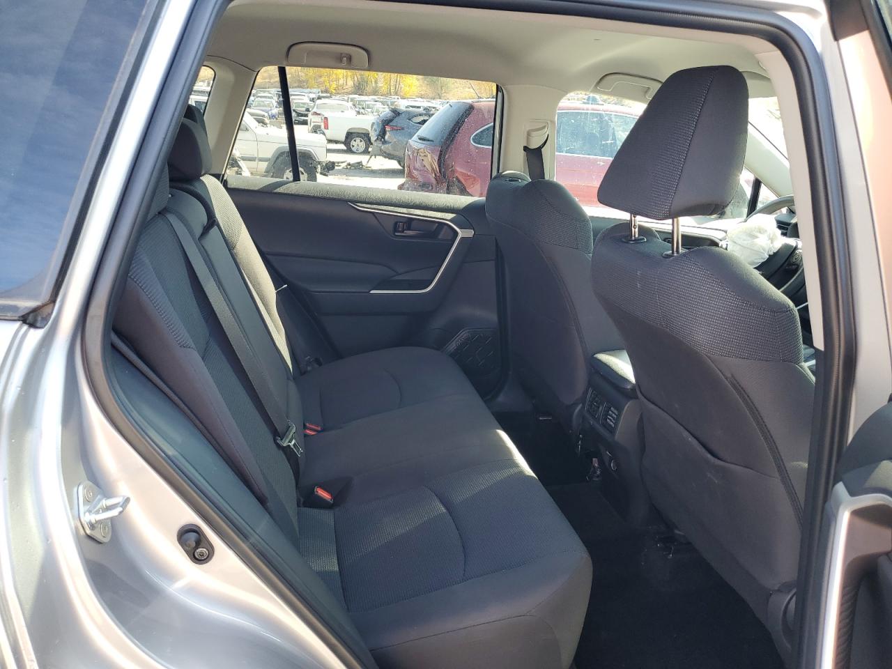2022 Toyota RAV 4 - Image 11