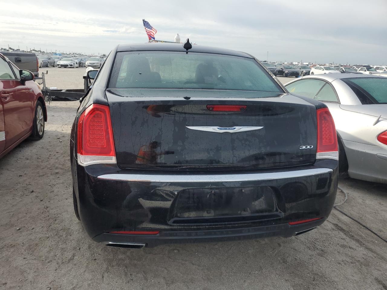 2016 Chrysler 300 Limited VIN: 2C3CCAAGXGH330924 Lot: 78039874