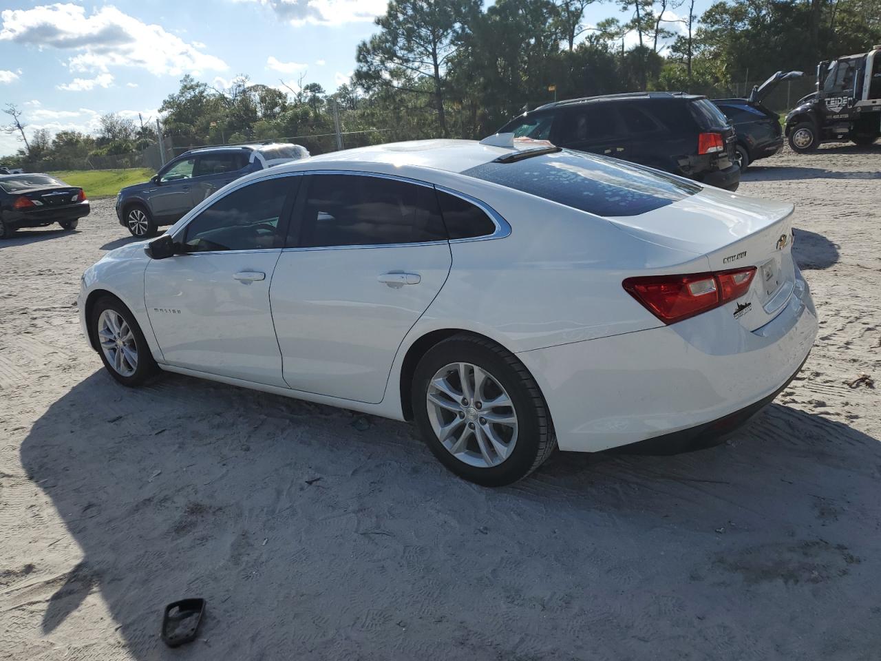 2018 Chevrolet Malibu - Image 2