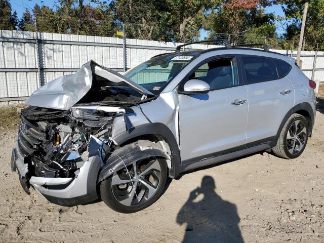  HYUNDAI TUCSON 2017 Серебристый