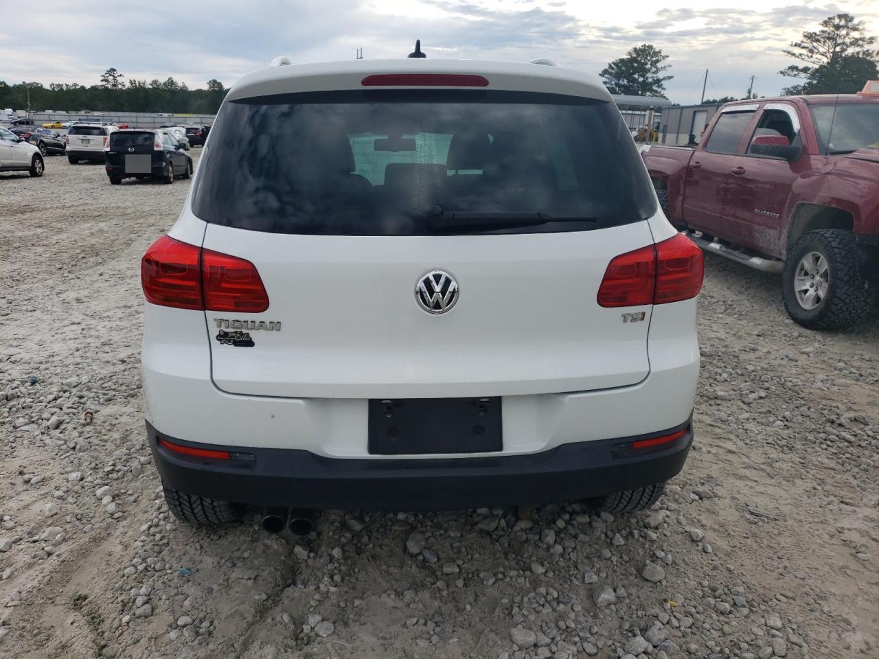 WVGRV7AX6HW509754 2017 Volkswagen Tiguan Wolfsburg