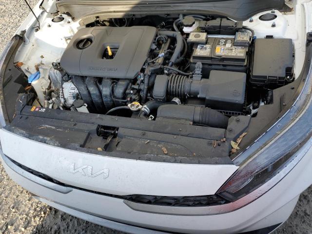 3KPF24AD8RE827956 Kia Forte LX 11