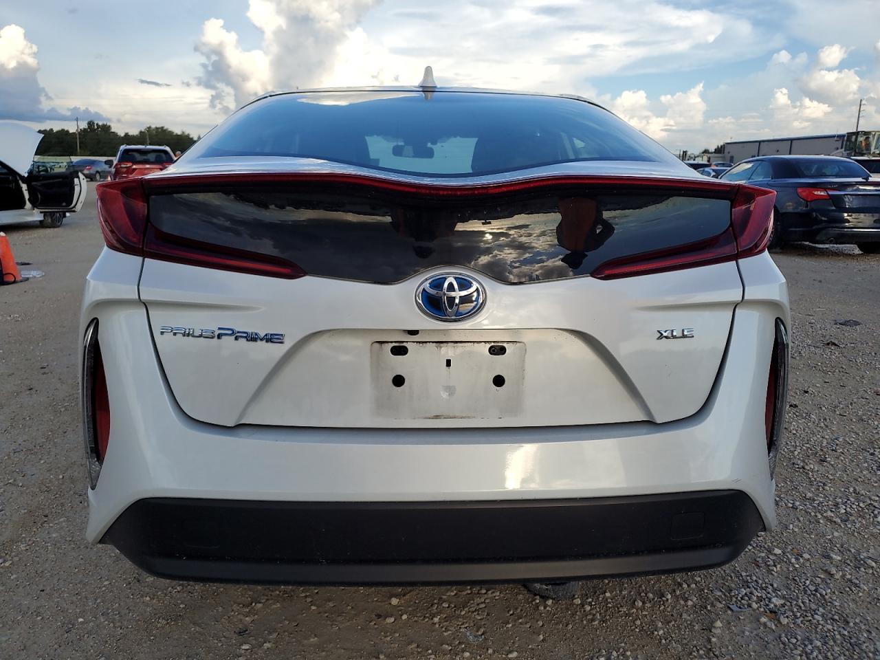 2022 Toyota Prius Prime Le VIN: JTDKAMFP7N3208688 Lot: 73981054