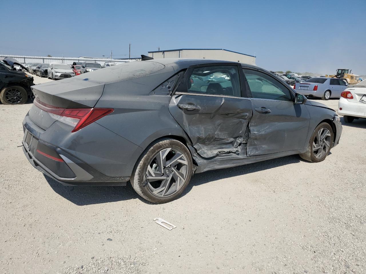 2024 Hyundai Elantra - Image 3