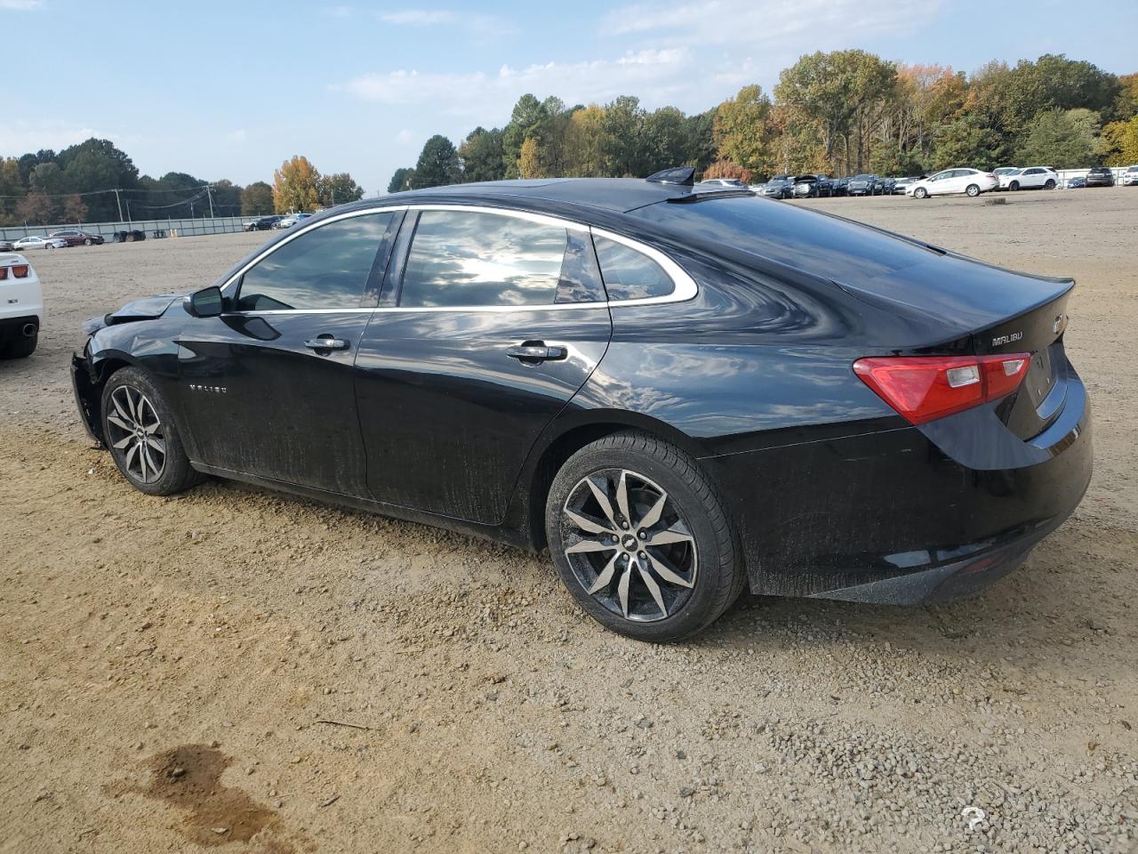 2016 Chevrolet Malibu - Image 2