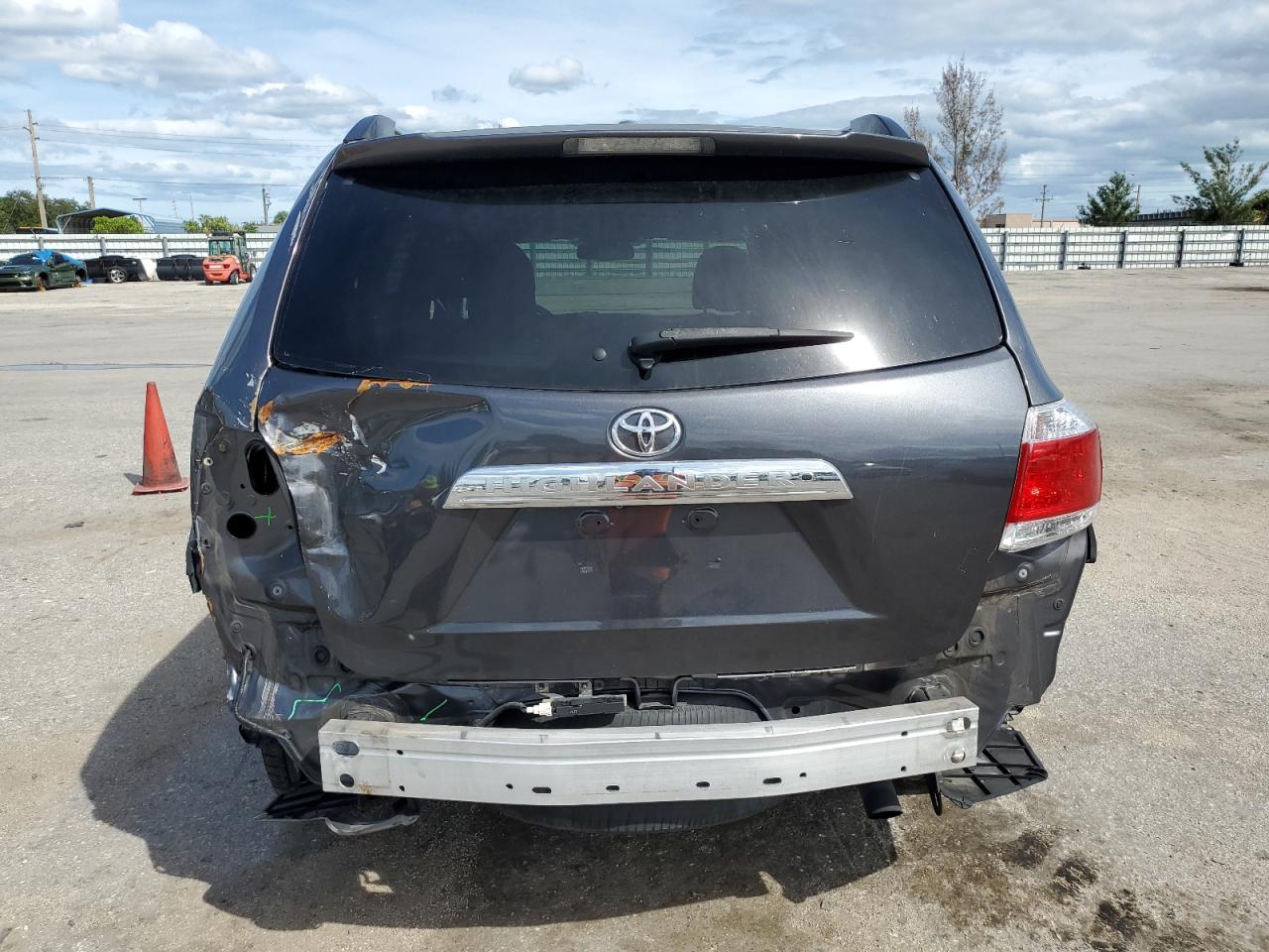 5TDYK3EH6DS108512 2013 Toyota Highlander Limited