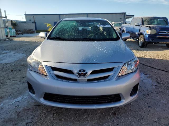  TOYOTA COROLLA 2013 Srebrny