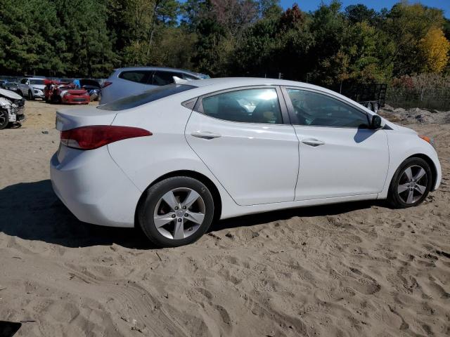  HYUNDAI ELANTRA 2013 Белый