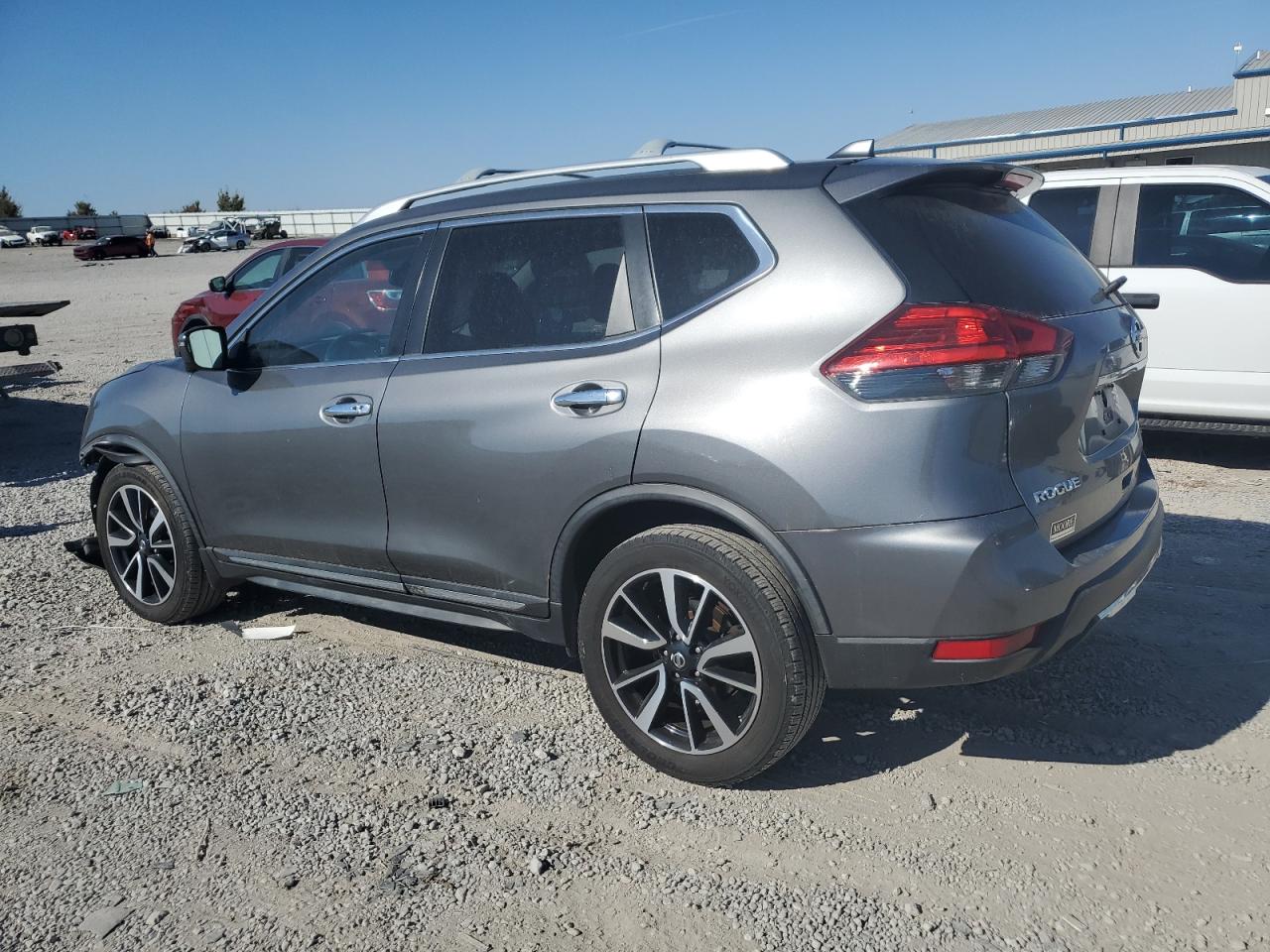 2017 Nissan Rogue - Image 2