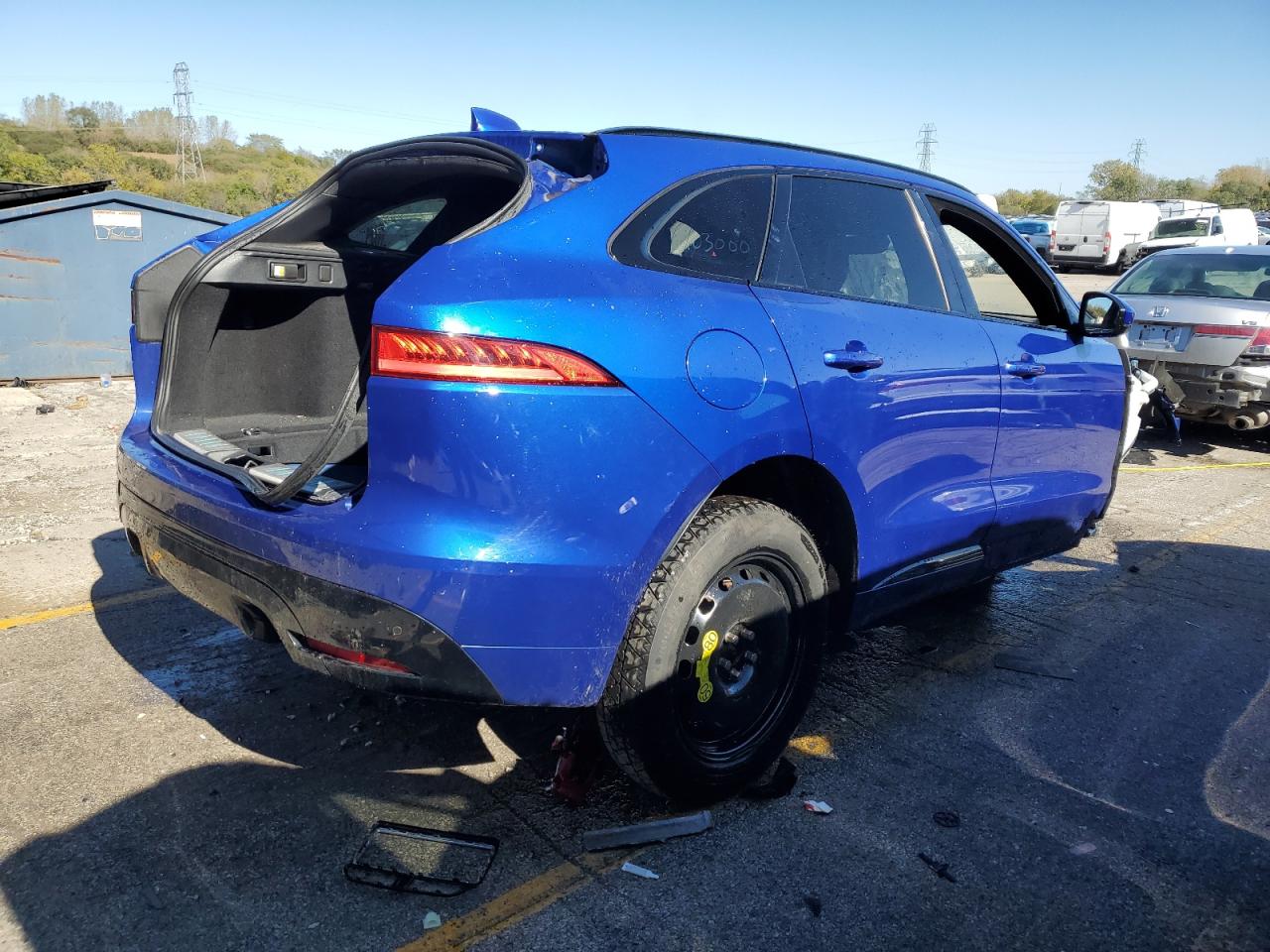 VIN SADCM2FV3JA240515 2018 JAGUAR F-PACE no.3