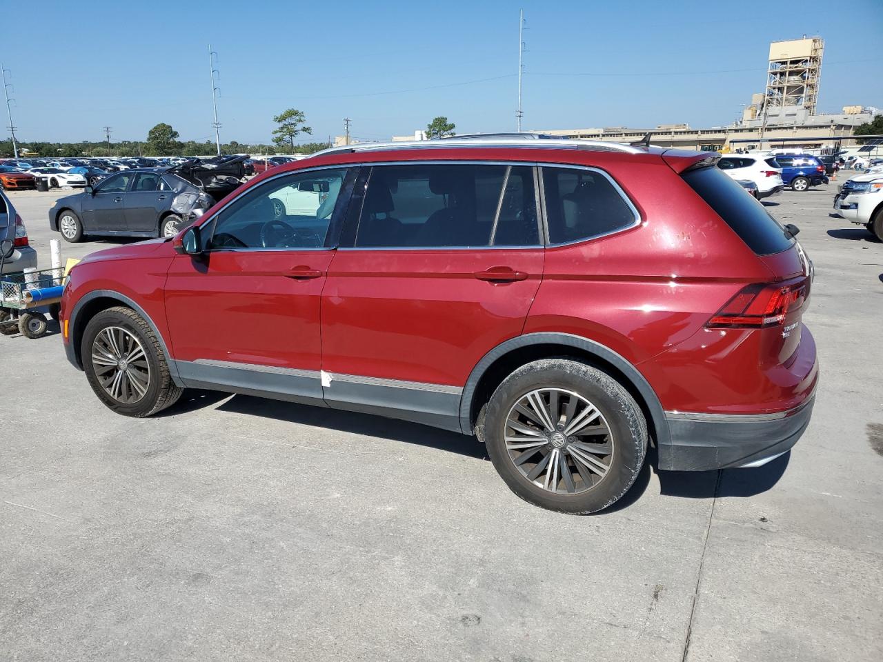 3VV3B7AX2JM019516 2018 VOLKSWAGEN TIGUAN - Image 2