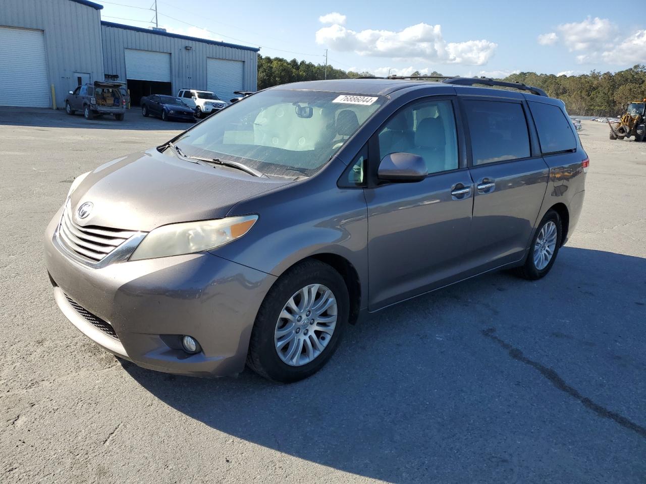 5TDYK3DC1ES442793 2014 Toyota Sienna Xle