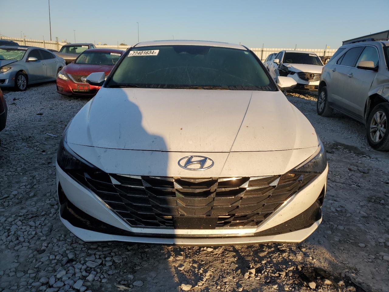 2022 Hyundai Elantra - Image 5