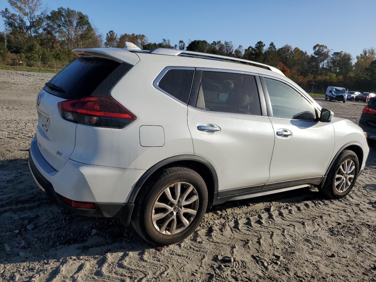 2018 Nissan Rogue - Image 3