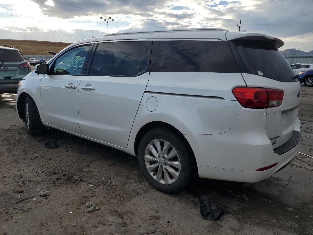 2015 Kia Sedona - Image 2