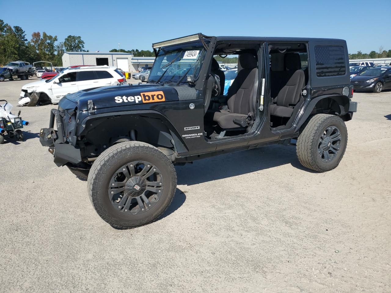 2014 Jeep Wrangler Unlimited Sport VIN: 1C4BJWDGXEL261156 Lot: 74999434