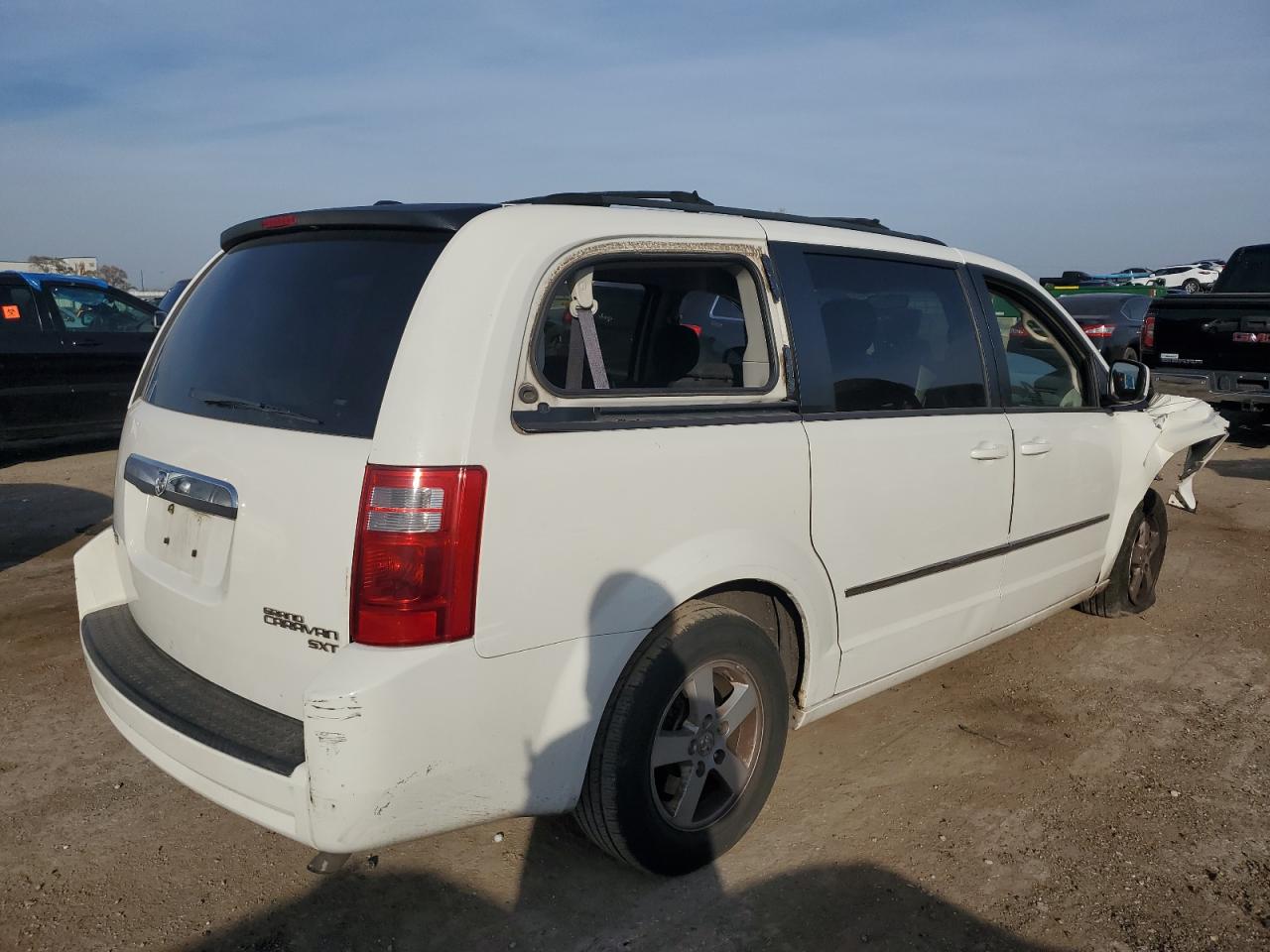 2010 Dodge Caravan - Image 3