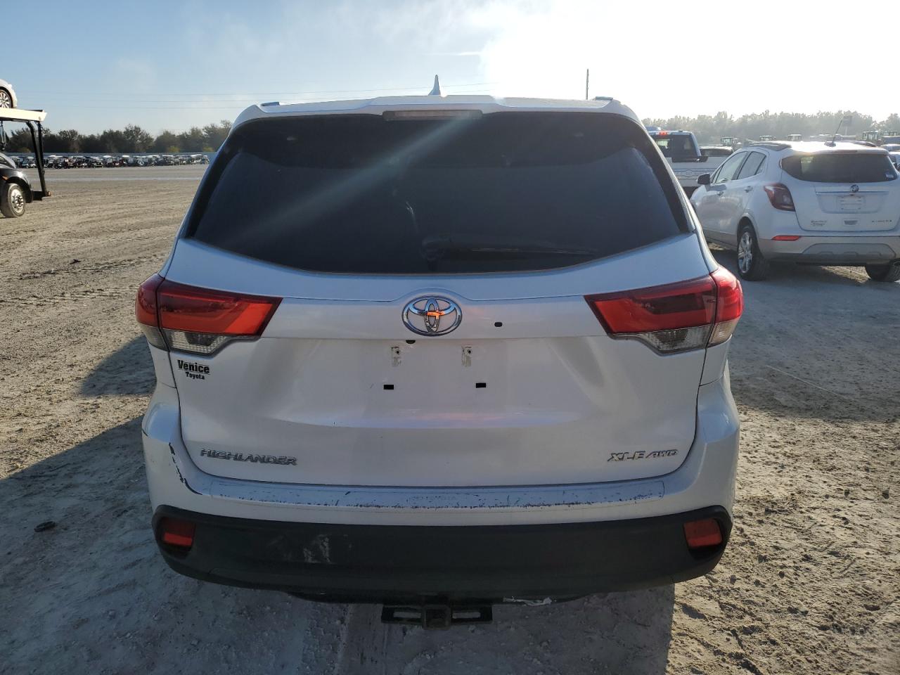 2018 Toyota Highlander Se VIN: 5TDJZRFH1JS890941 Lot: 78090794