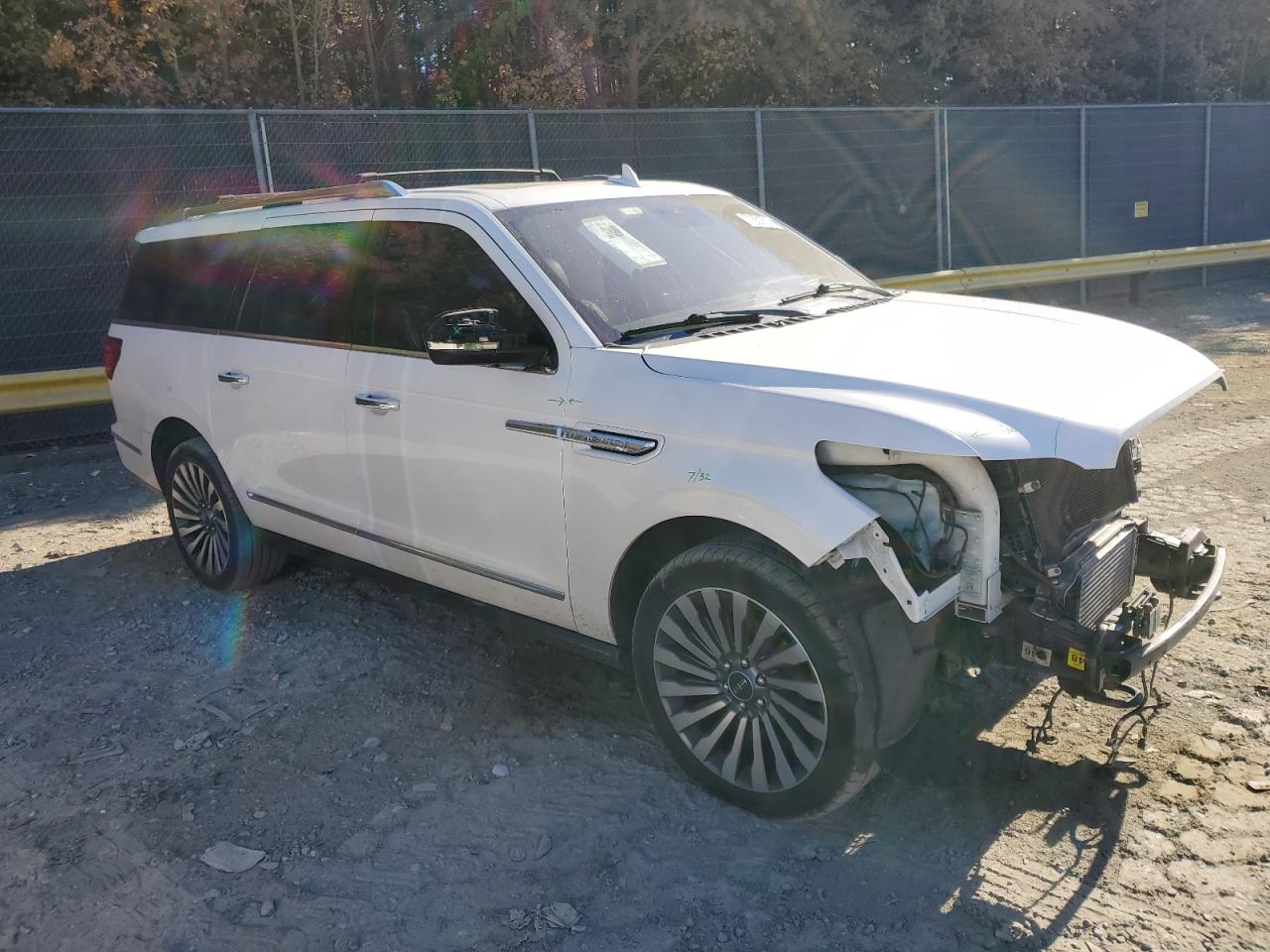 2019 Lincoln Navigator - Image 4