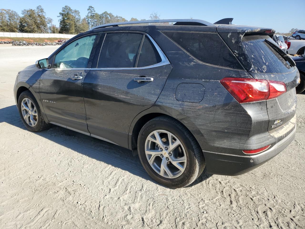 2018 Chevrolet Equinox - Image 2