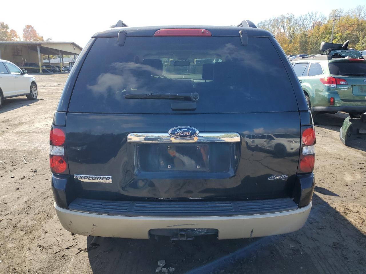 1FMEU74E78UB35923 2008 Ford Explorer Eddie Bauer