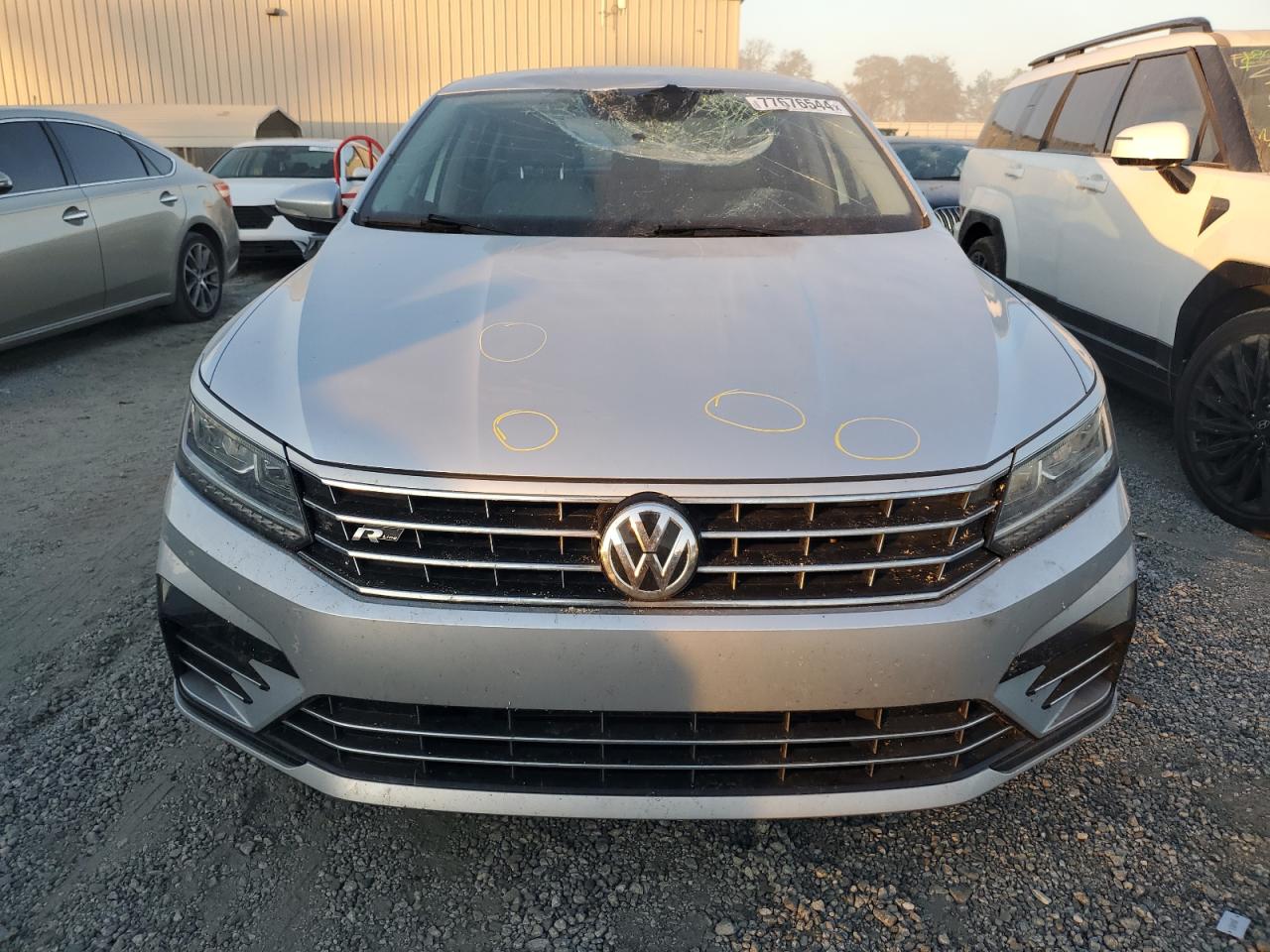 2018 Volkswagen Passat - Image 5