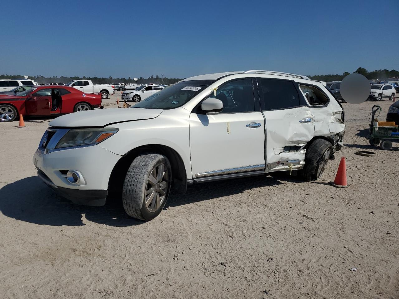 2014 Nissan Pathfinder - Image 1
