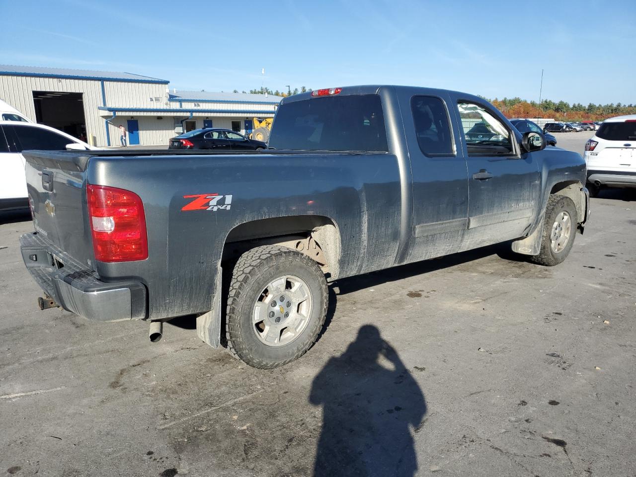 2011 Chevrolet Silverado - Image 3