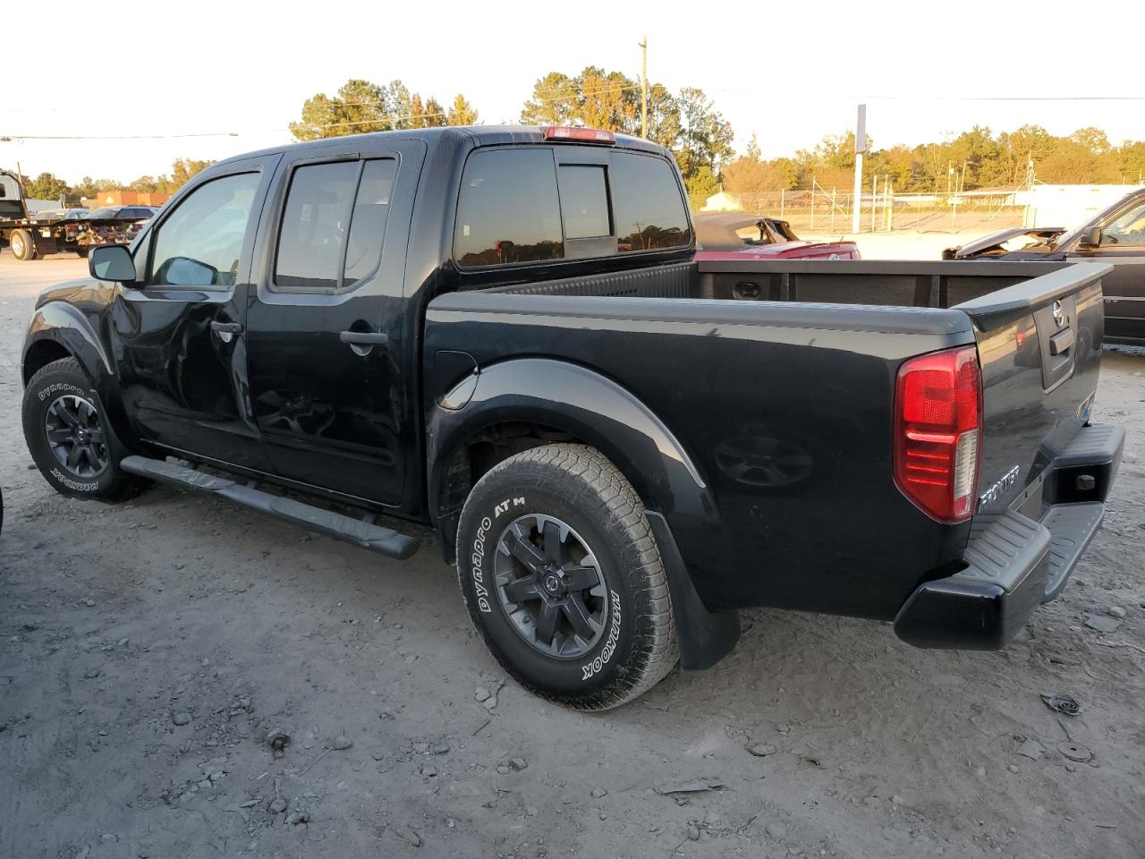 2019 Nissan Navara (Frontier) - Image 2