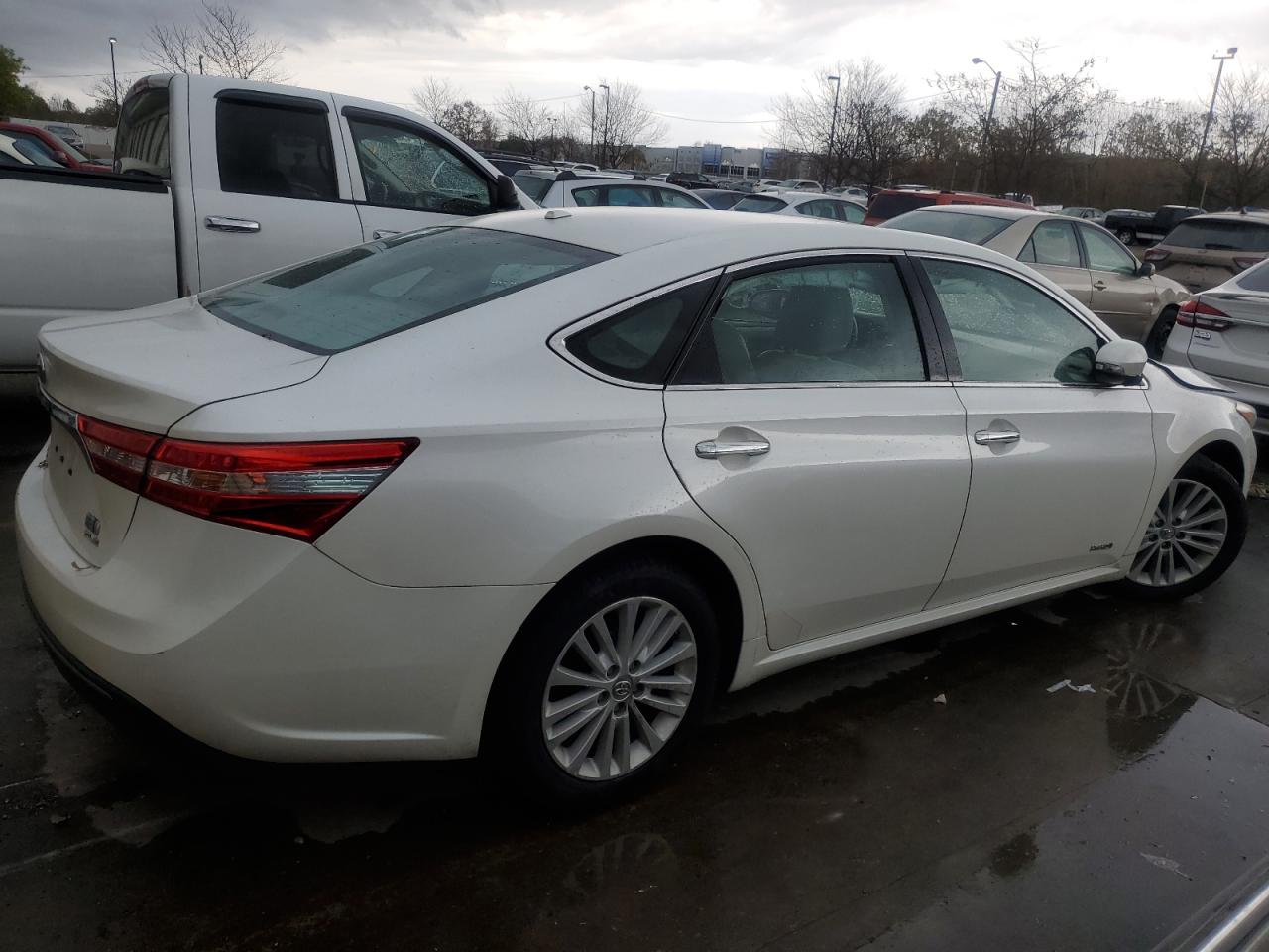 2014 Toyota Avalon - Image 3