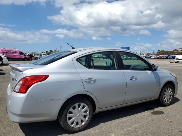  NISSAN VERSA 2015 Сріблястий