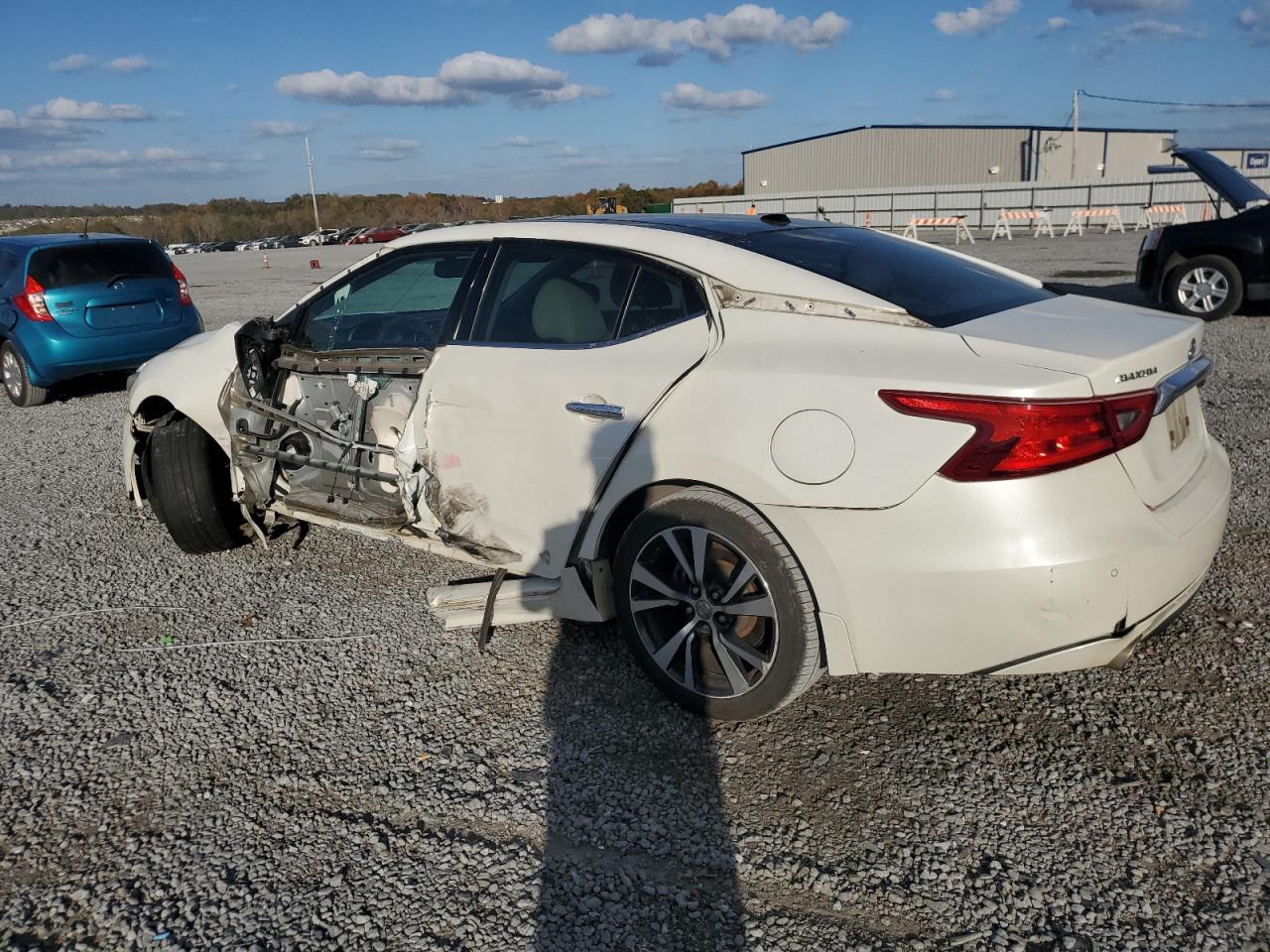 2016 Nissan Maxima - Image 2