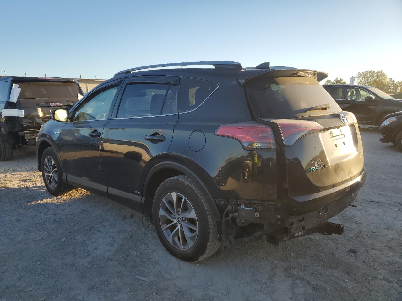 2017 Toyota RAV 4 - Image 2