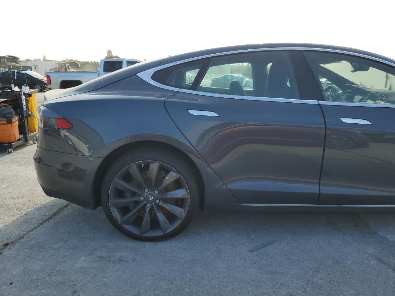 5YJSA1E2XFF117231 2015 Tesla Model S