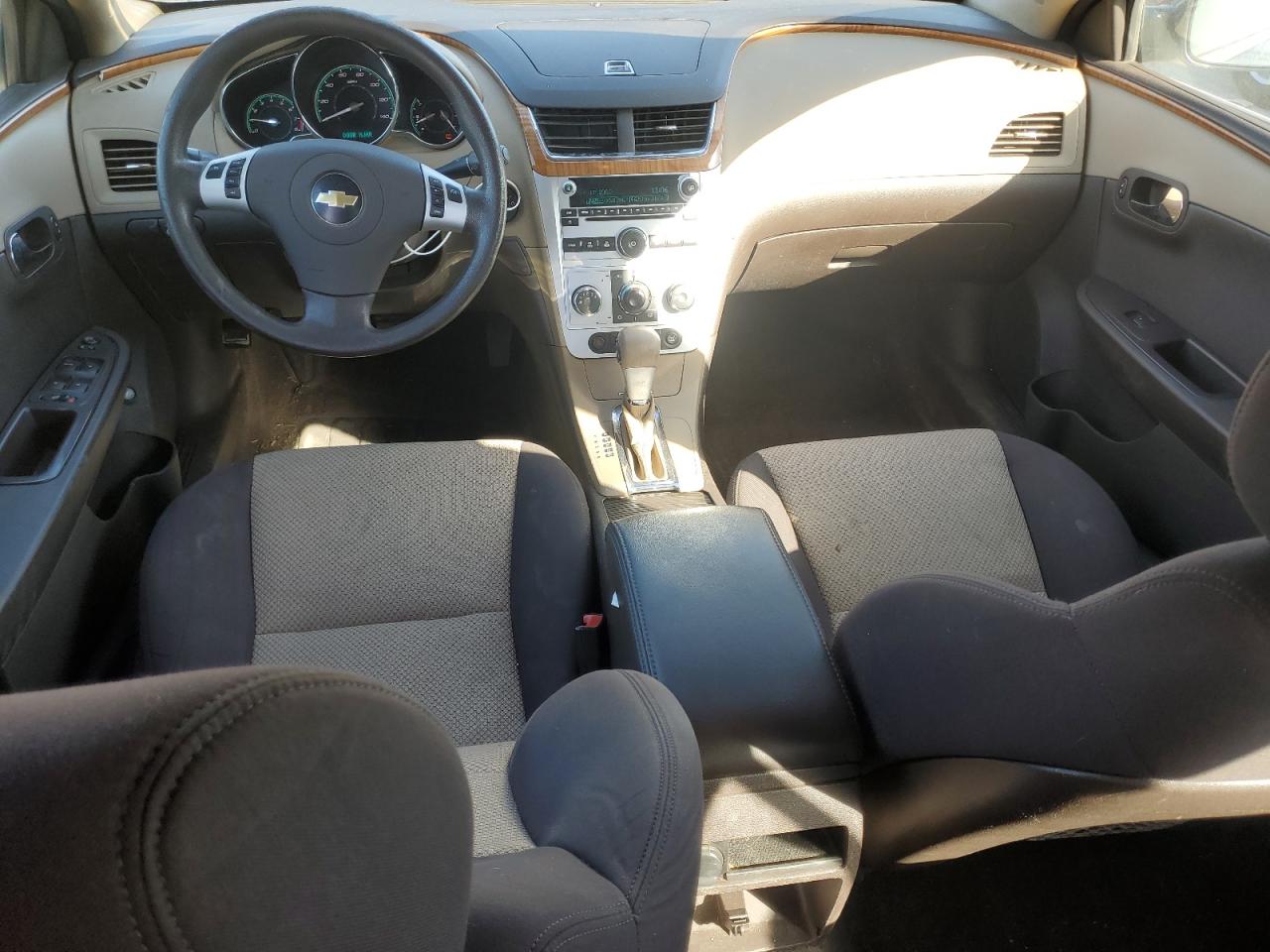 2011 Chevrolet Malibu - Image 8