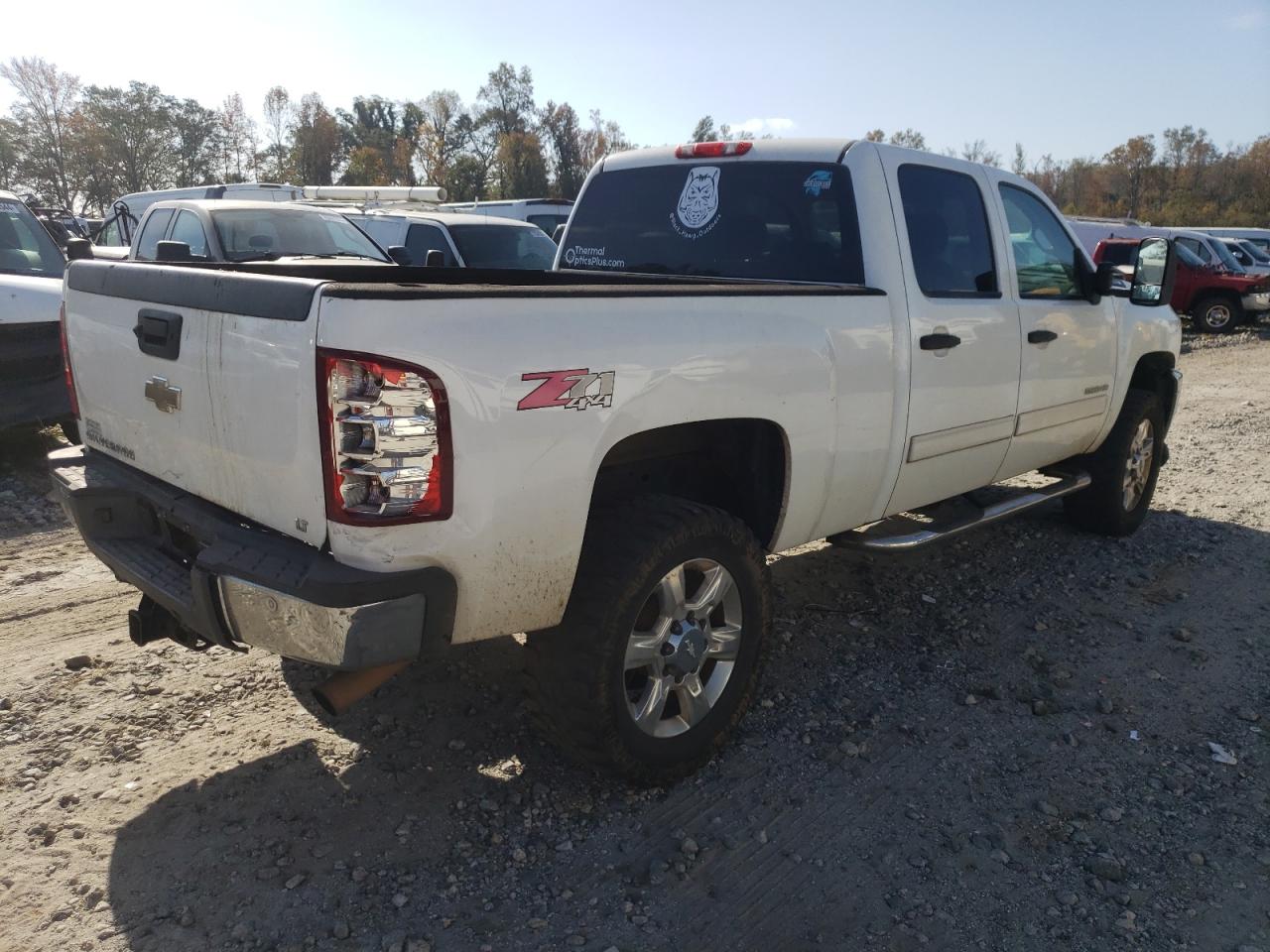 2011 Chevrolet Silverado - Image 3