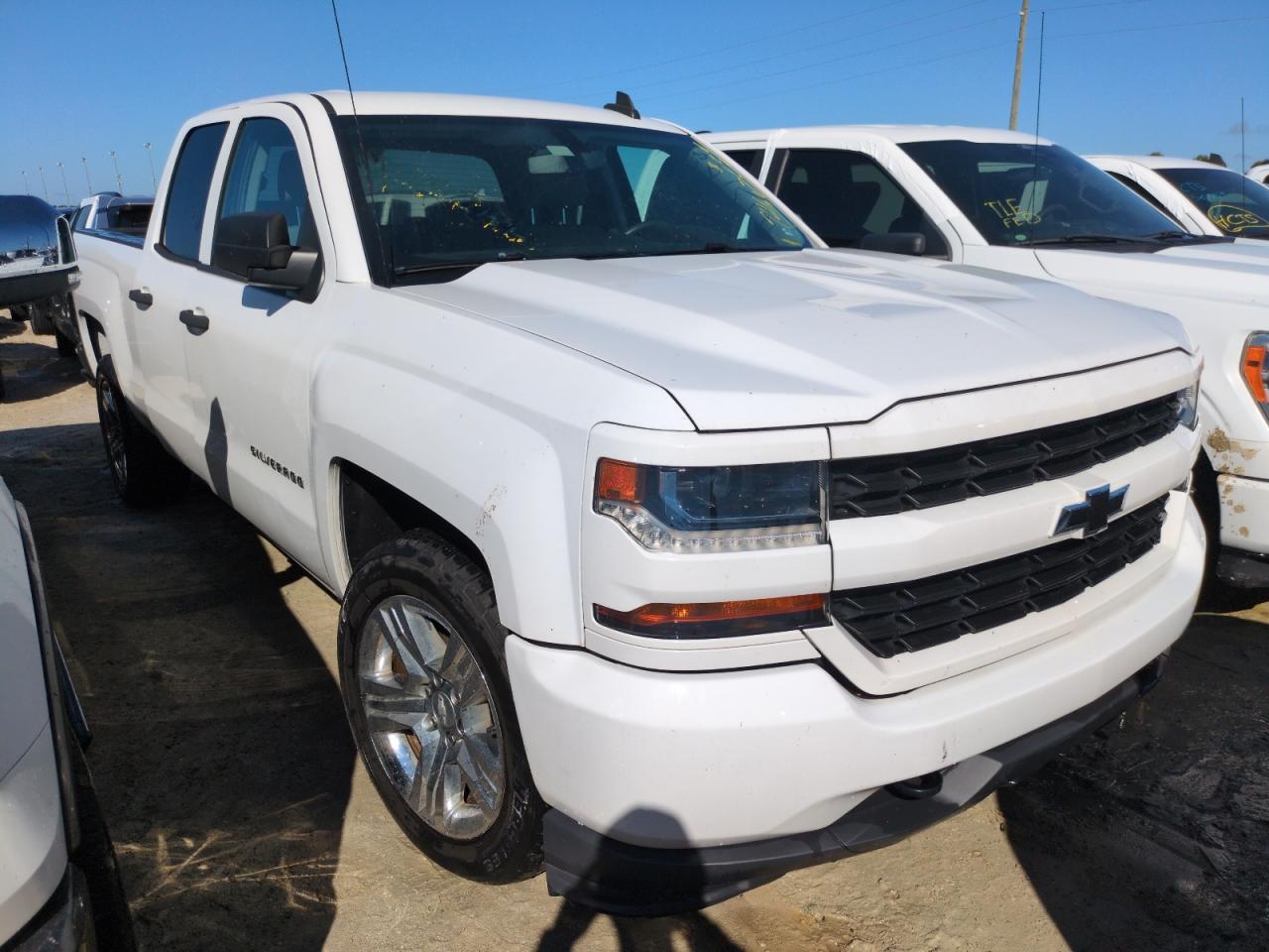2018 Chevrolet Silverado - Image 4