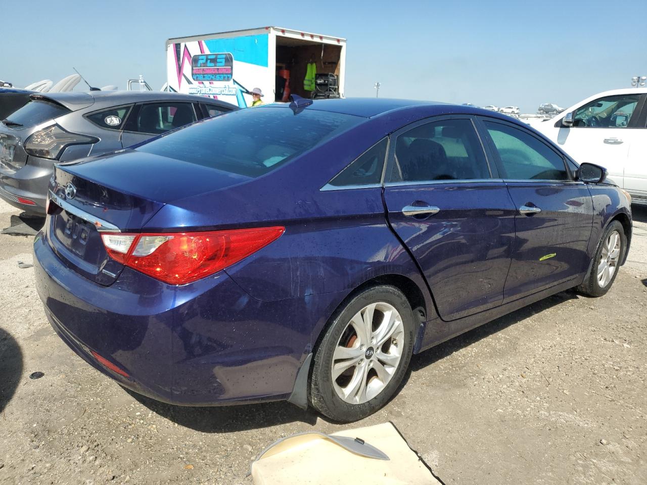 2013 Hyundai Sonata - Image 3