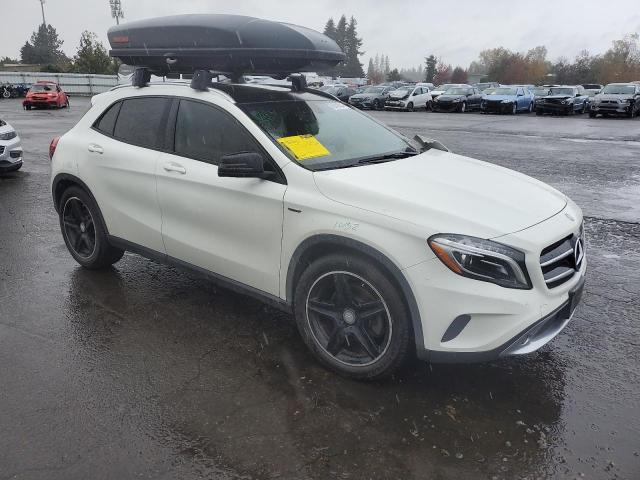 Parquets MERCEDES-BENZ GLA-CLASS 2015 White