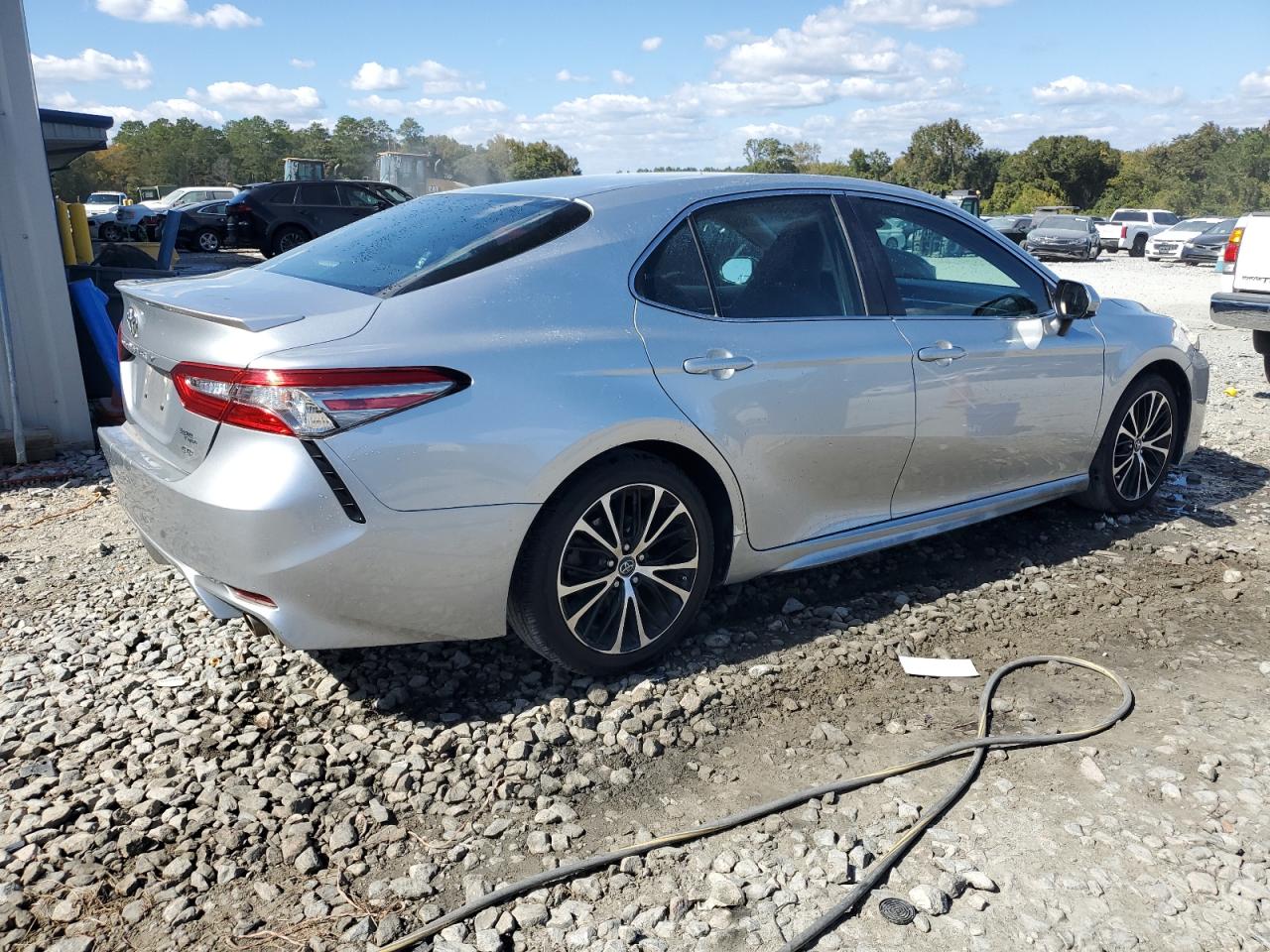 VIN 4T1B11HK6JU024973 2018 TOYOTA CAMRY no.3