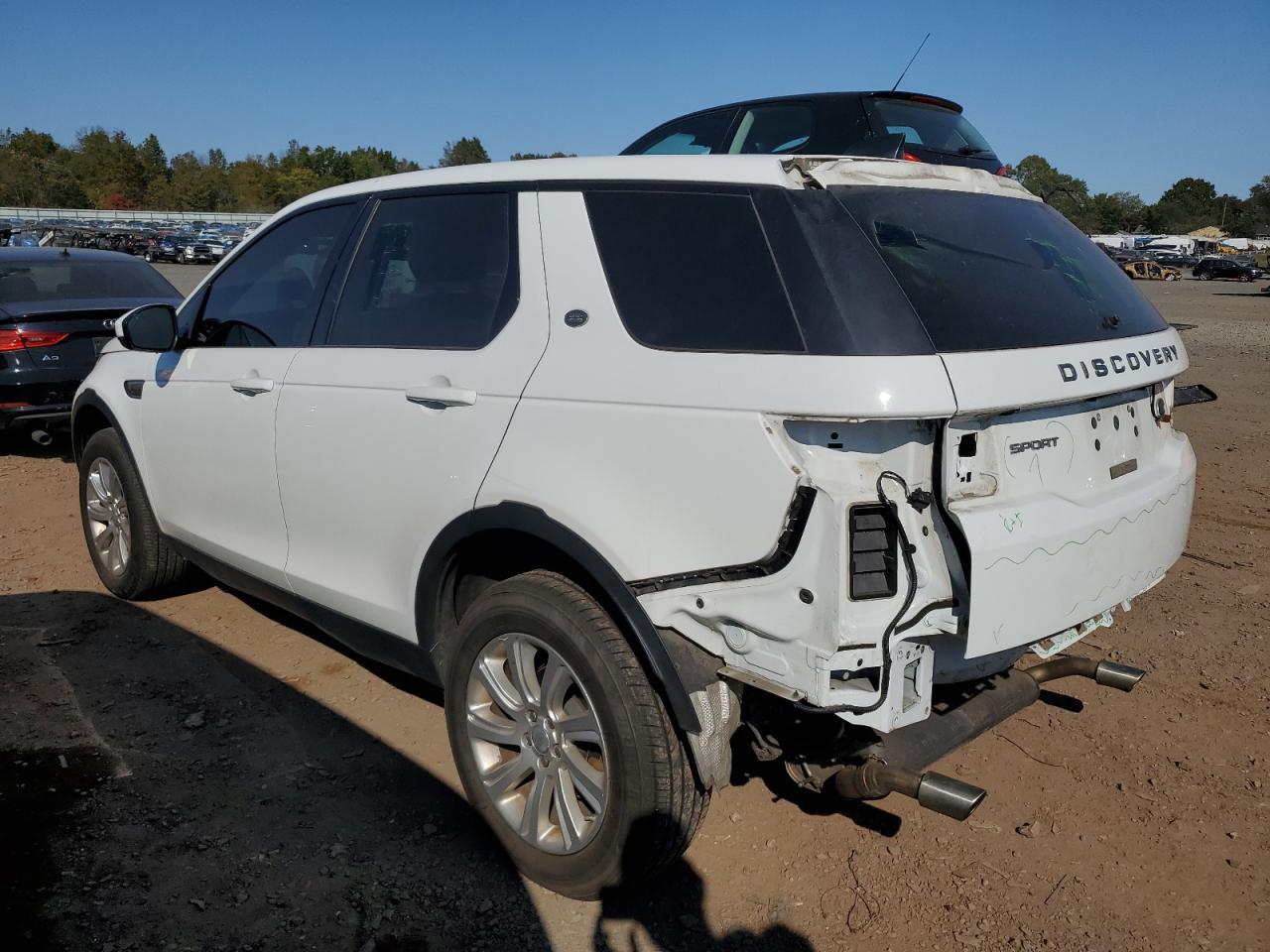 2018 Land Rover Discovery - Image 2