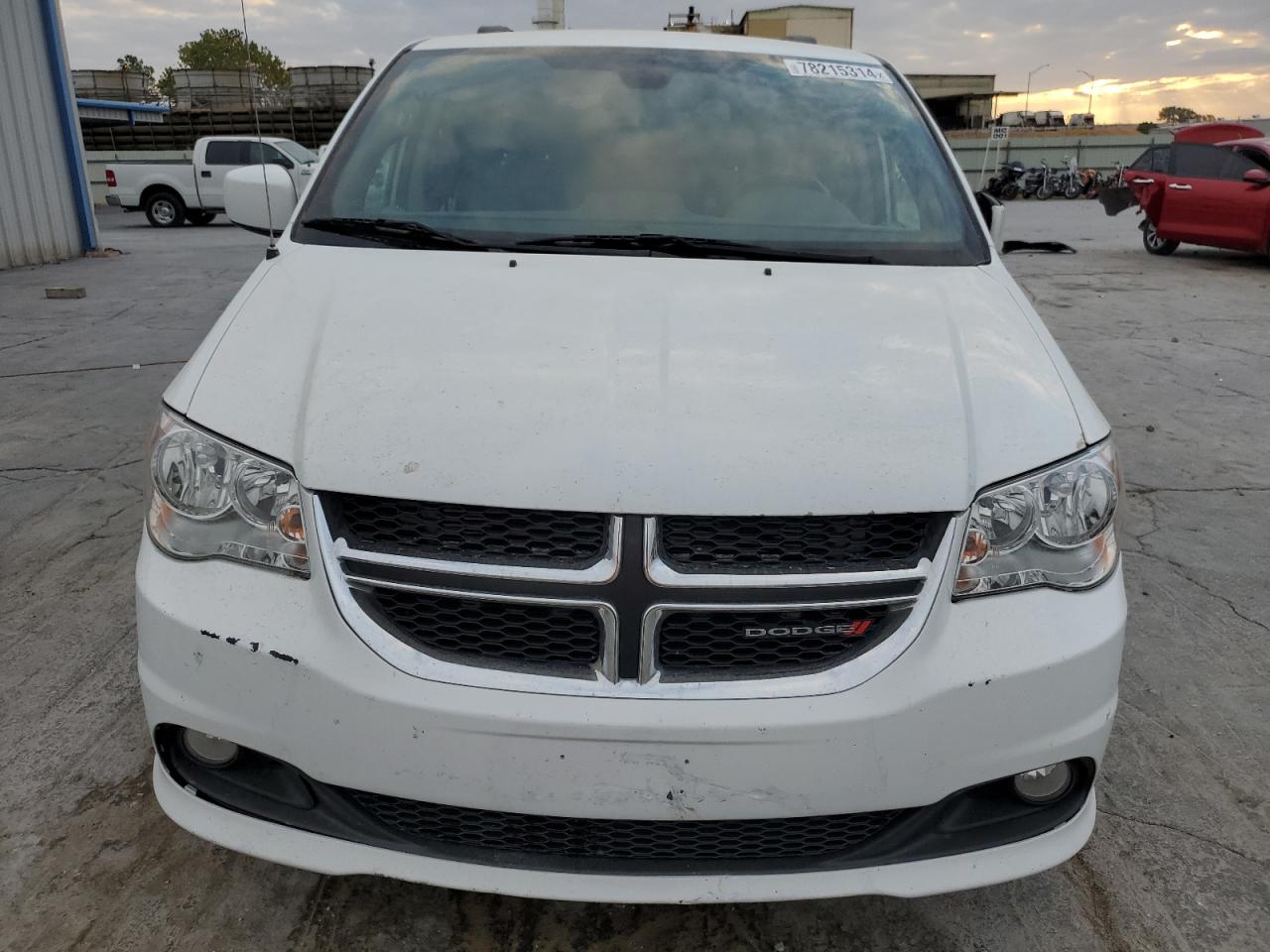 VIN 2C4RDGCG5KR788277 2019 DODGE CARAVAN no.5