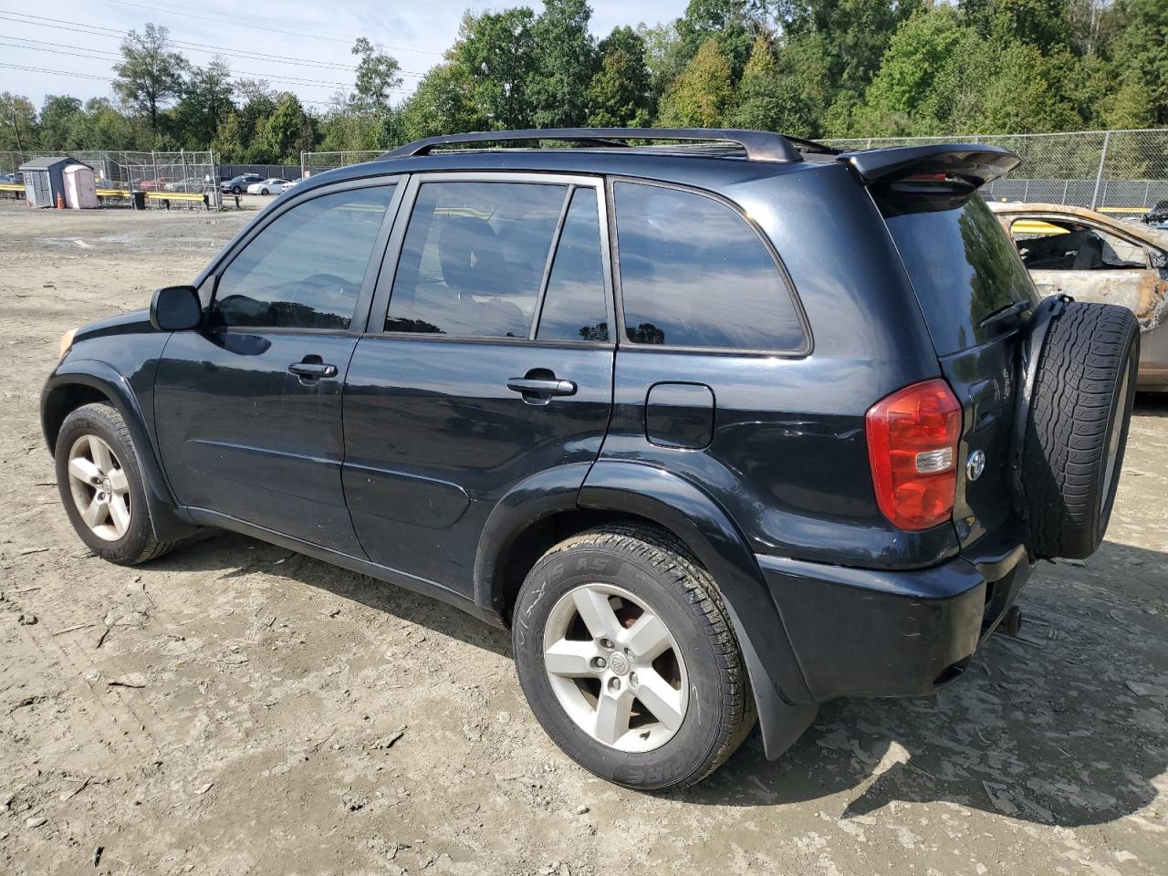 2004 Toyota RAV 4 - Image 2